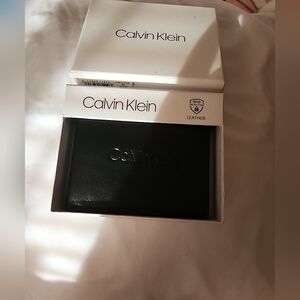 Nwot  Calvin Klein  mens wallet